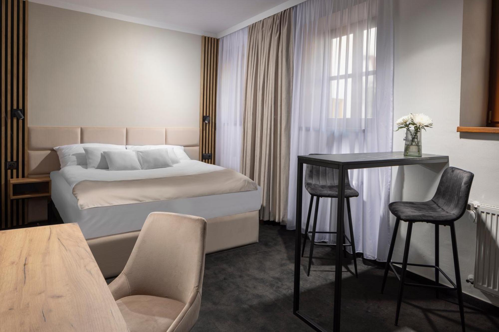 Hotel Savorsky Ихлава Екстериор снимка