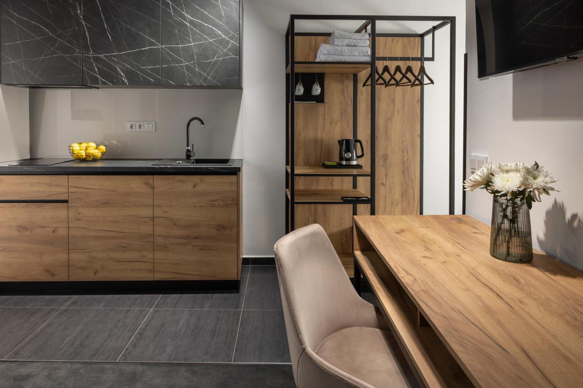 Hotel Savorsky Ихлава Екстериор снимка