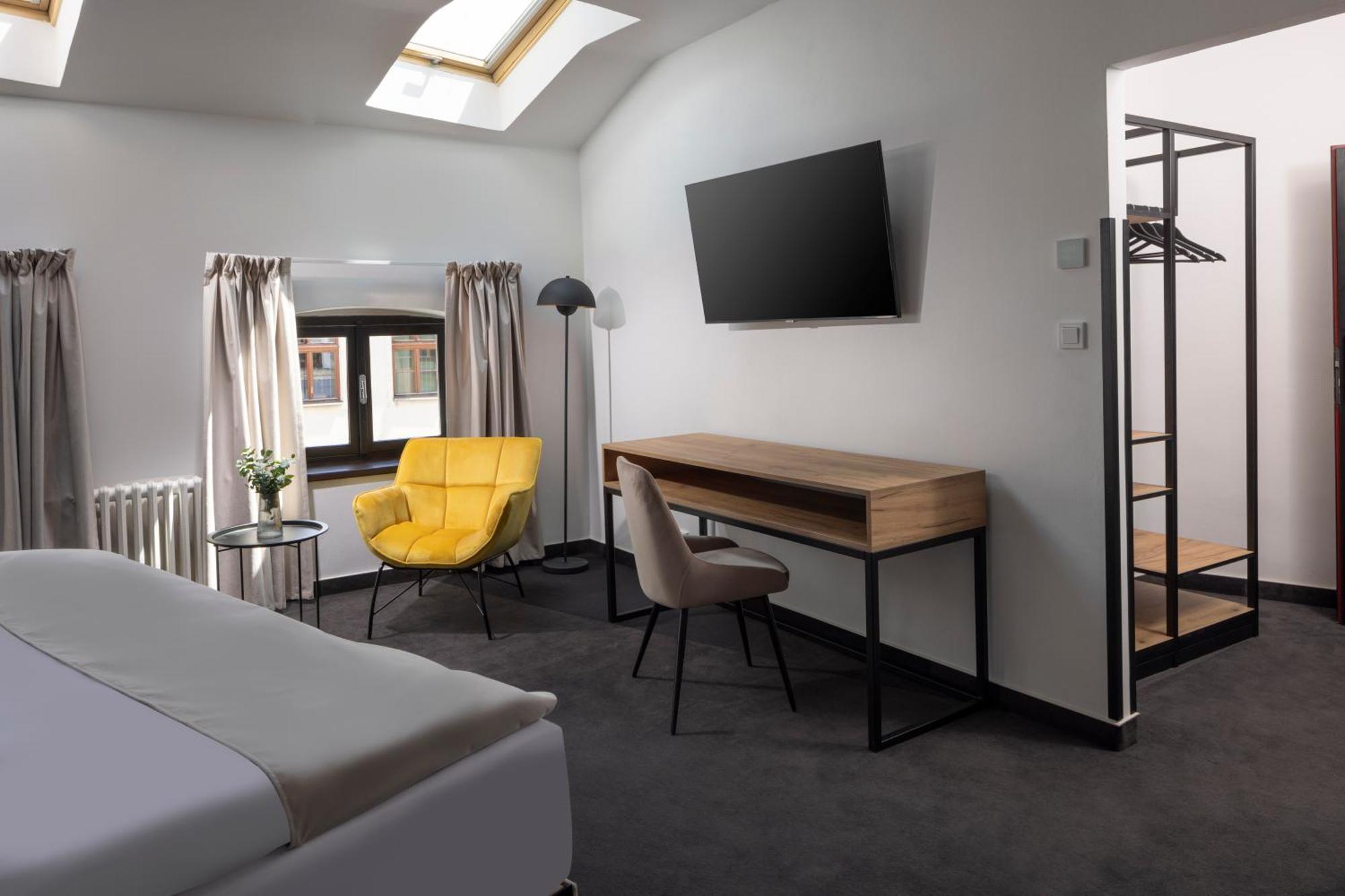 Hotel Savorsky Ихлава Екстериор снимка